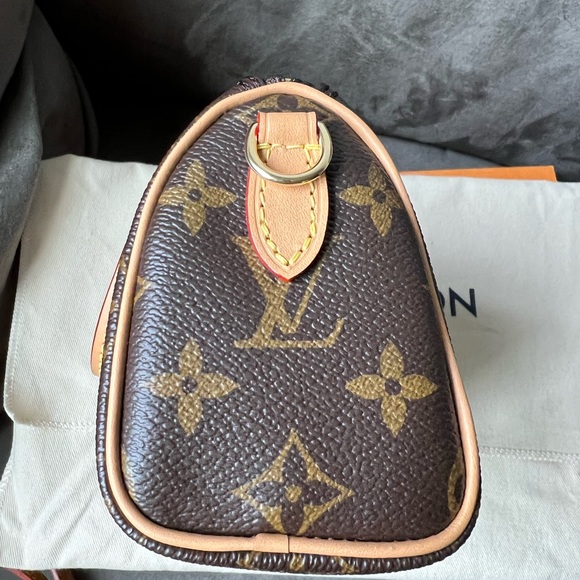 ❣️Final sale Authentic LV New Nano Speedy detachable straps❣️ - Picture 5 of 13